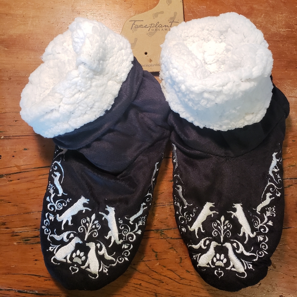 Cozy Slippers"Booties Dog Paw"  L 9/10 NWT